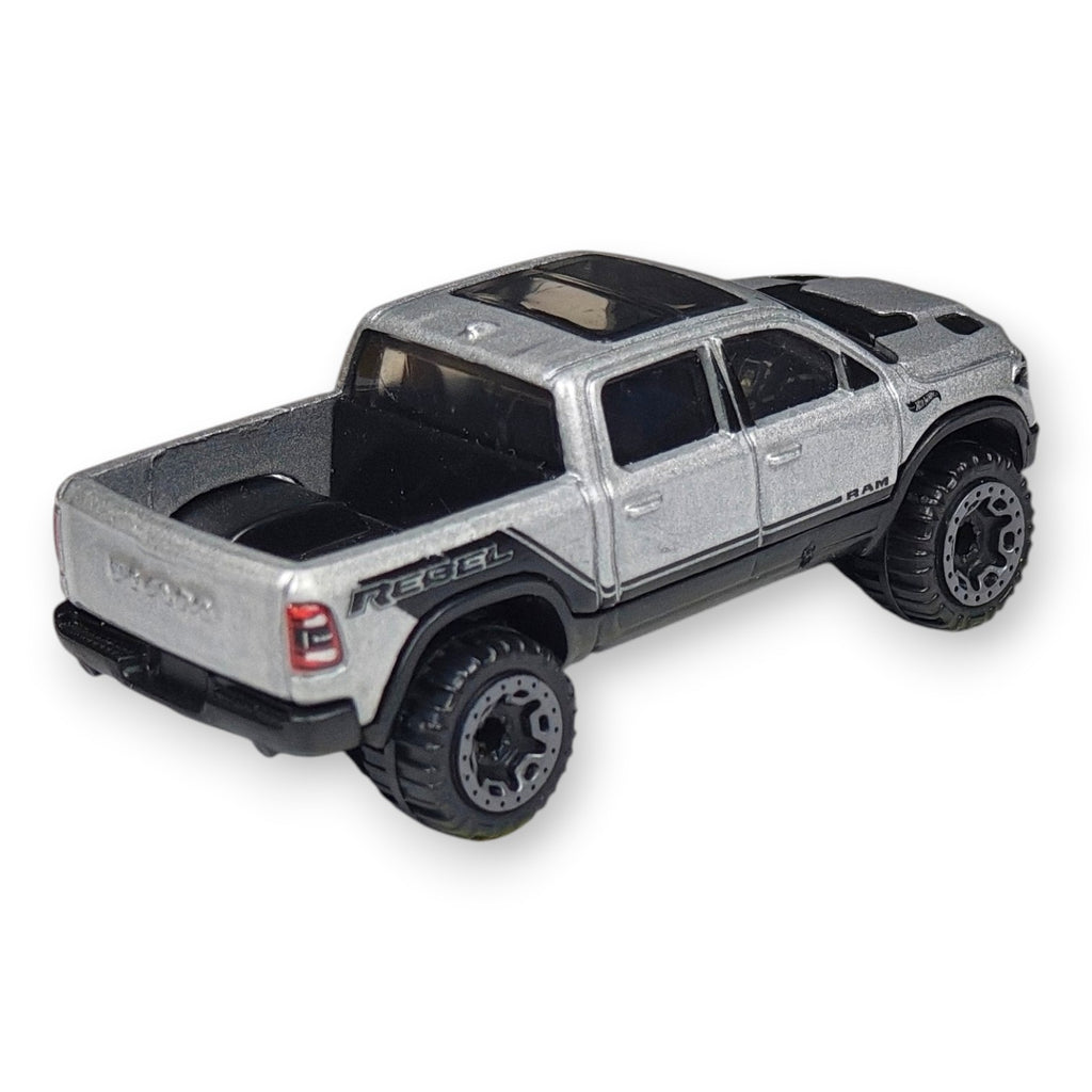 Hot Wheels - 2020 Ram 1500 Rebel - Luzak