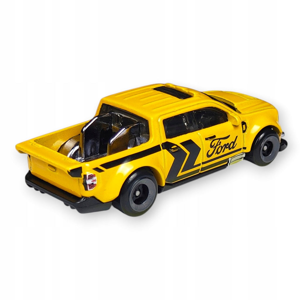 Hot Wheels - 22 Ford Maverick Custom - Luzak
