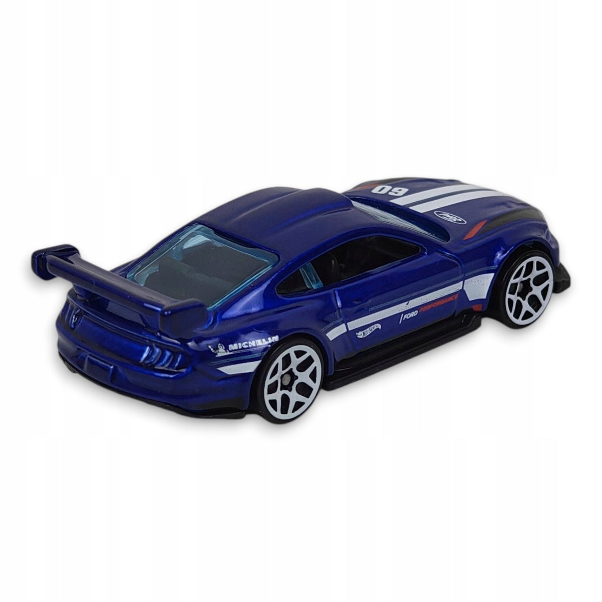 Hot Wheels - Custom 18 Ford Mustang GT - Luzak