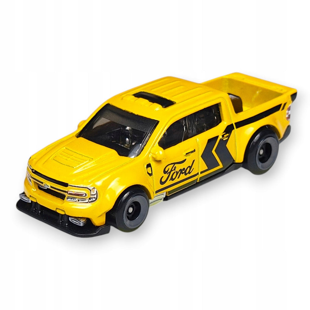 Hot Wheels - 22 Ford Maverick Custom - Luzak