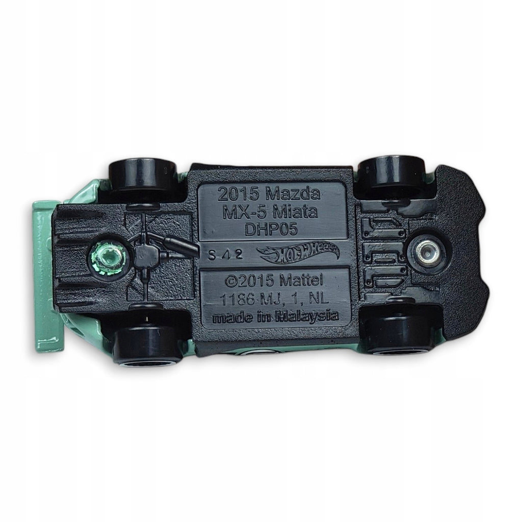Hot Wheels - 15 Mazda MX-5 Miata - Luzak